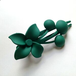 NEW Floral Hair Accessory